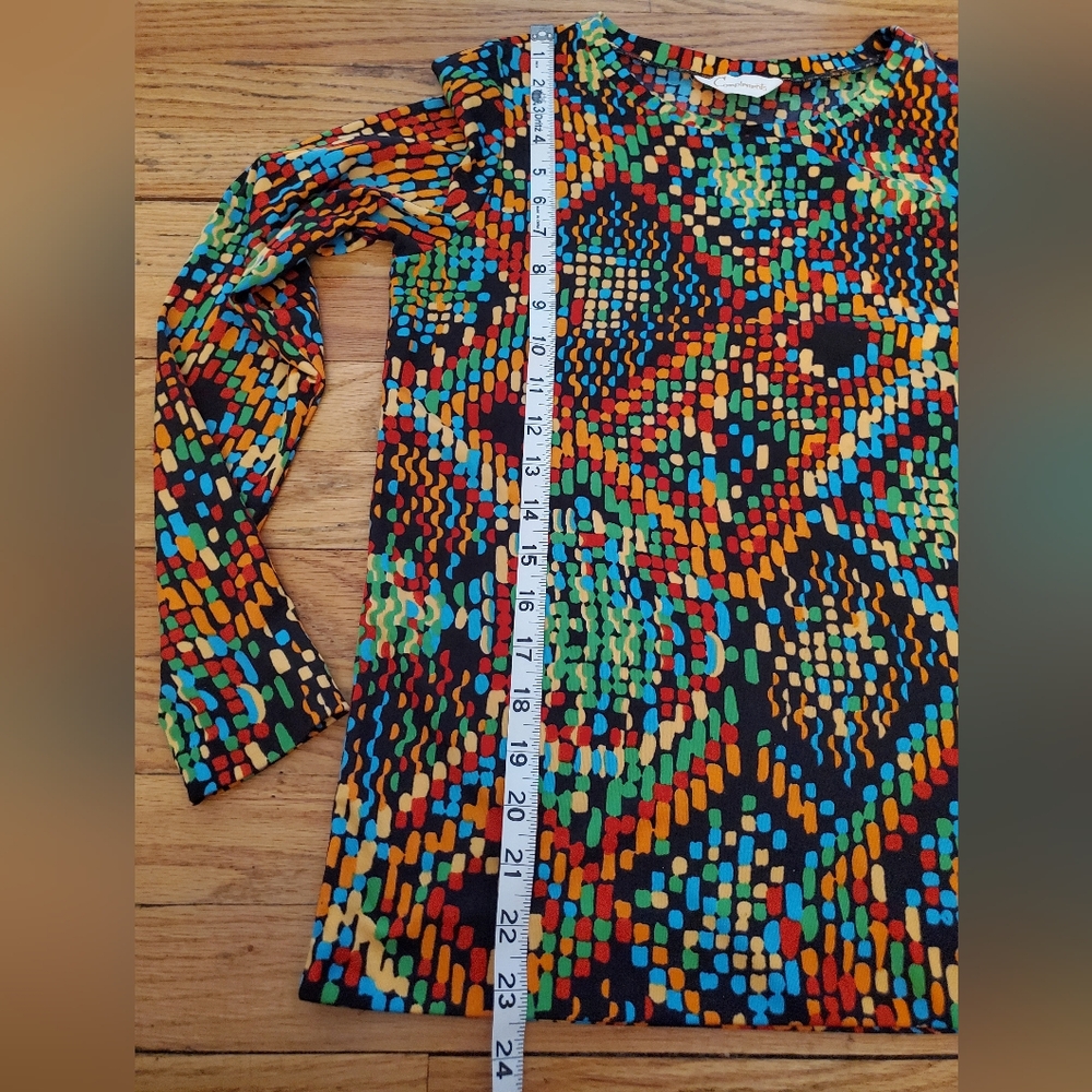 Colorful Geometric Patterned Women's Top - Picture 5 of 8